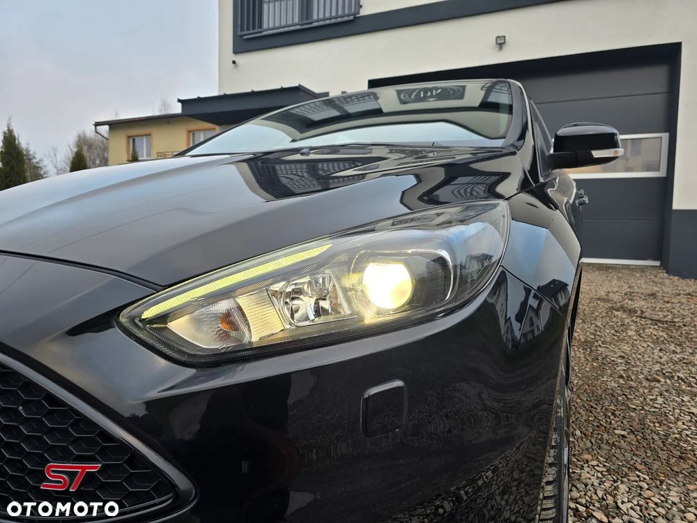 Ford Focus 2.0 EcoBoost ST mit Leder-Exclusiv-Paket - 25