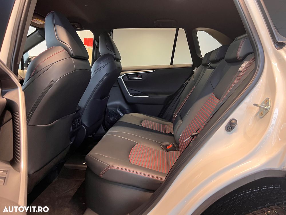 Toyota RAV4 2.5 PHEV VVT-iE 4x4 Style Bi-Tone - 12