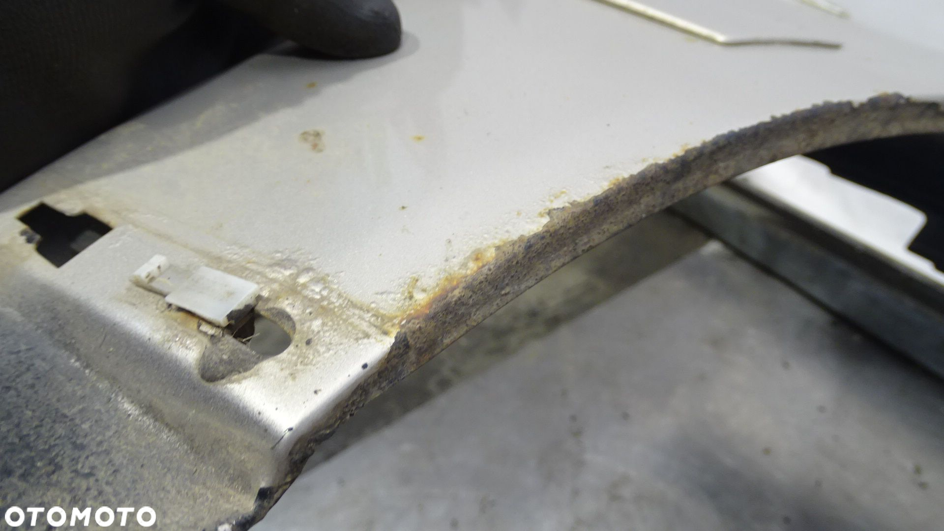 BŁOTNIK PRAWY PRZEDNI AUDI A4 B5 - 7