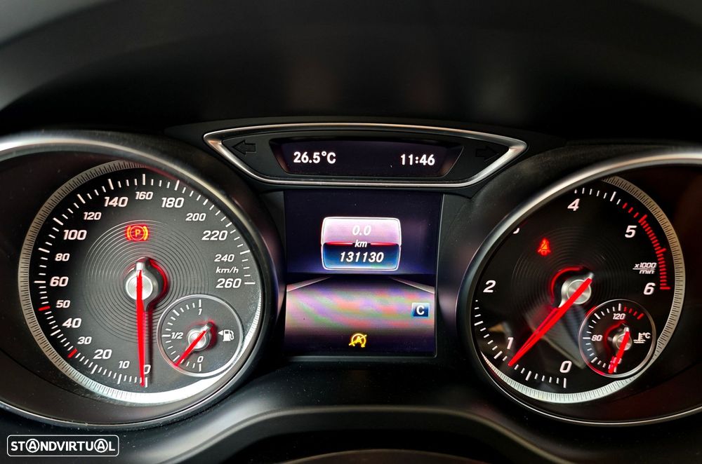 Mercedes-Benz GLA 180 d Urban - 23