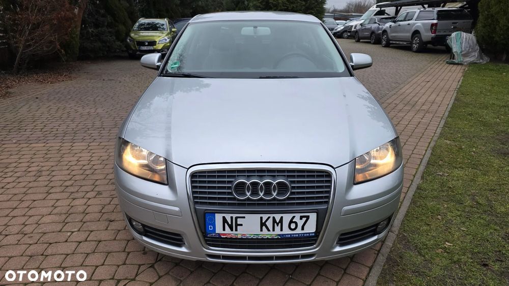 Audi A3 3-drzwiowe 1.6 Attraction - 9