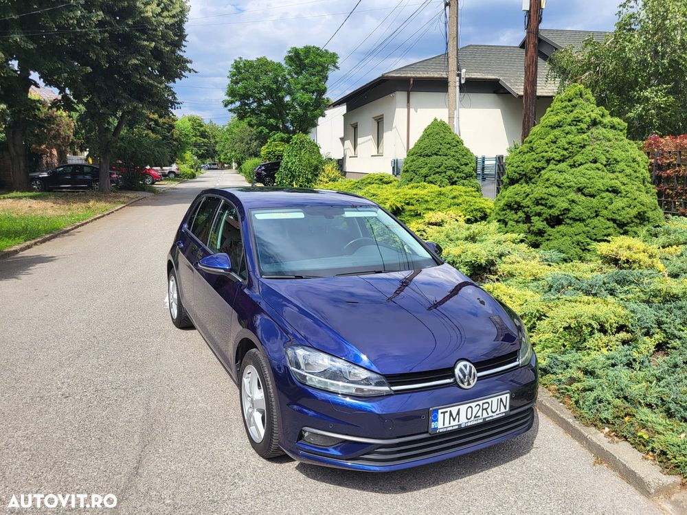 Volkswagen Golf - 1
