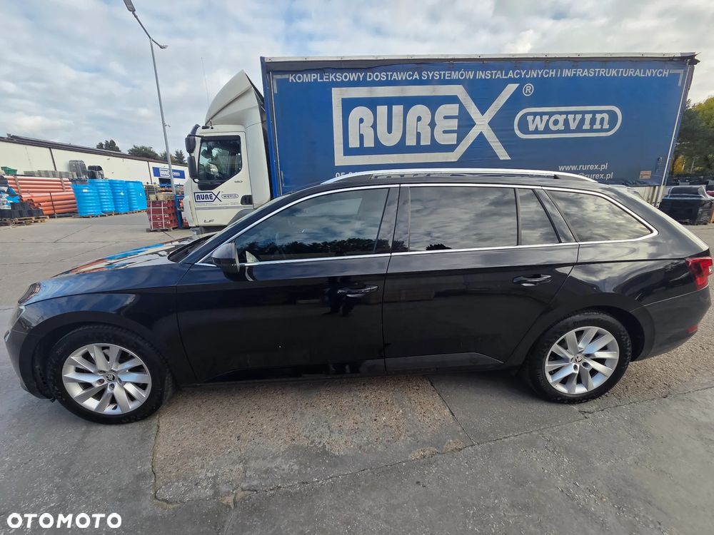 Skoda Superb 2.0 TDI 4x4 Style DSG - 8