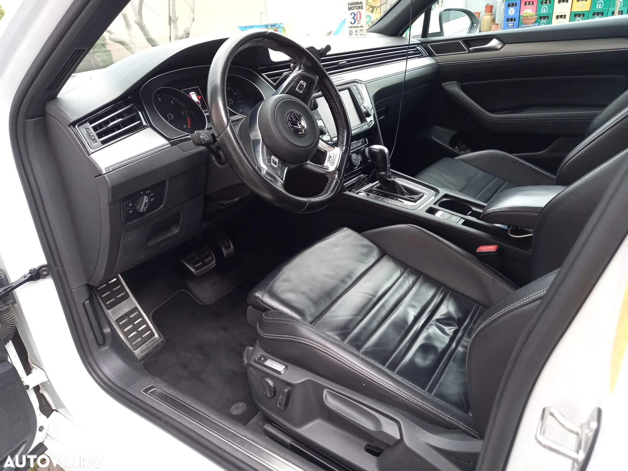 Volkswagen Passat - 10
