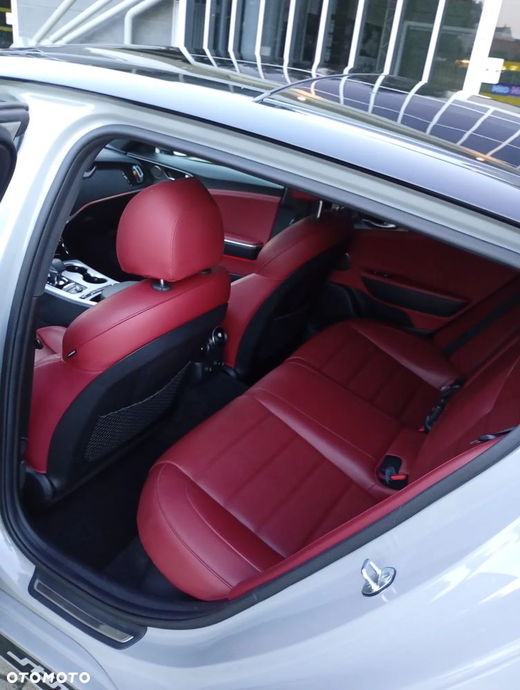 Kia Stinger - 22