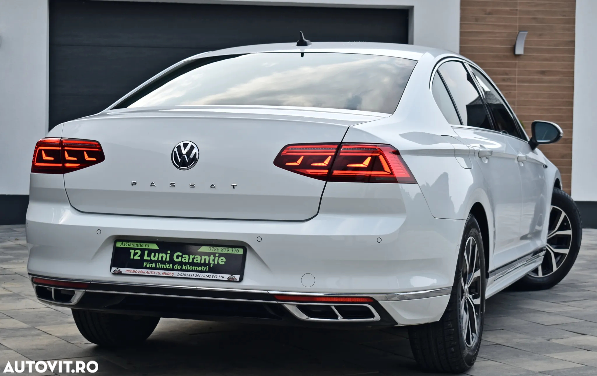 Volkswagen Passat Variant 2.0 TDI SCR DSG R-Line - 5