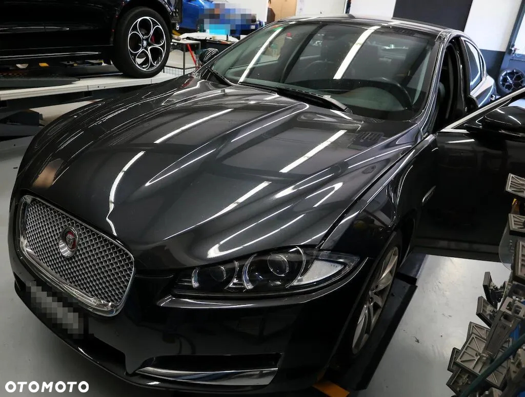 Jaguar XF 2.2 D Luxury - 2