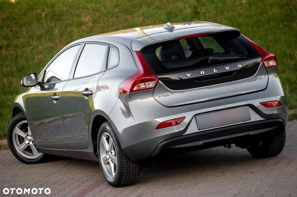 Volvo V40 D2 Momentum - 4