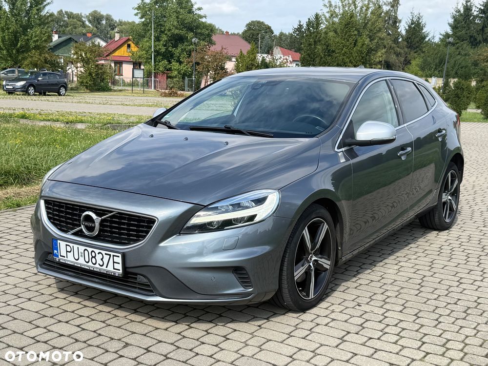 Volvo V40 T2 Drive-E R-Design Momentum - 1