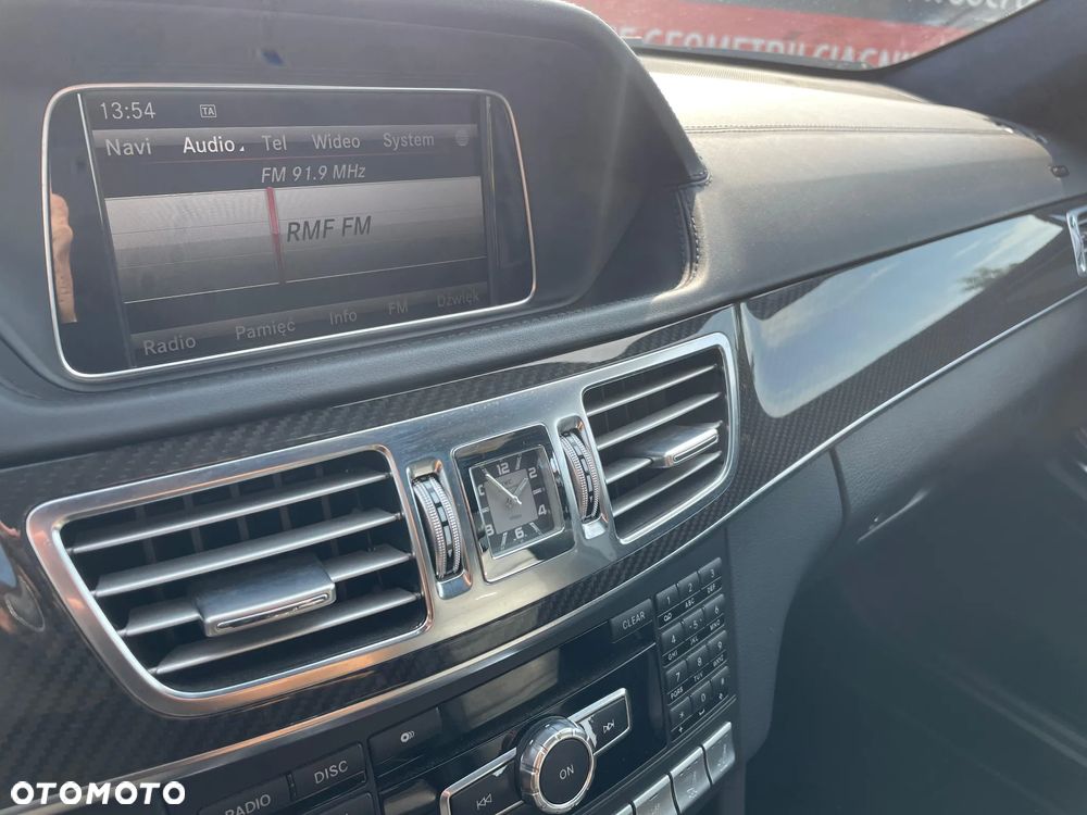 Mercedes-Benz Klasa E 63 AMG S 4-Matic - 23