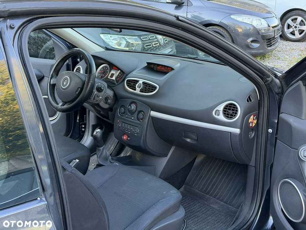 Renault Clio - 16