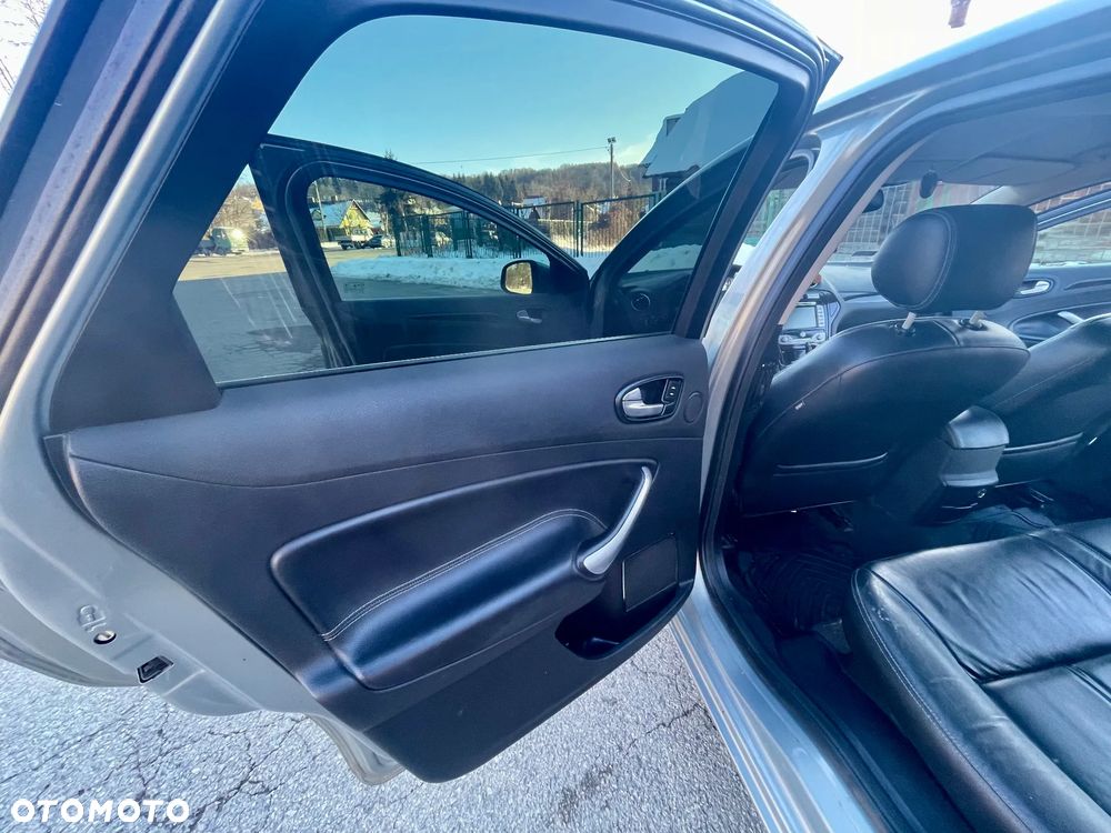 Ford Mondeo 2.0 TDCi Ghia - 20