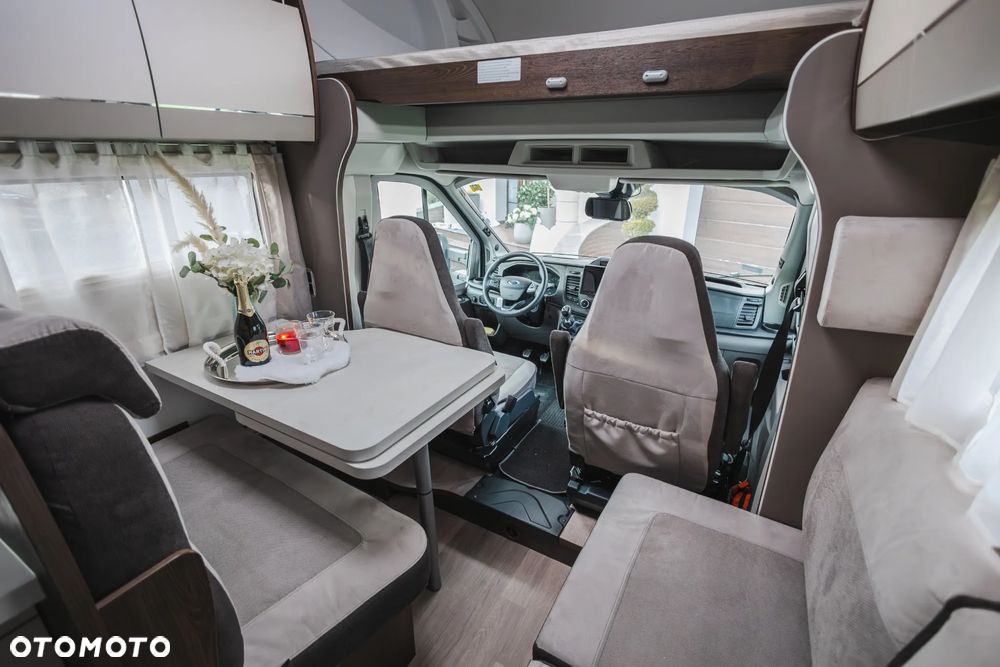 Ford Transit - 12