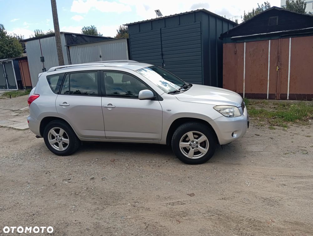 Toyota RAV4 2.0 VVT-i Luna - 1