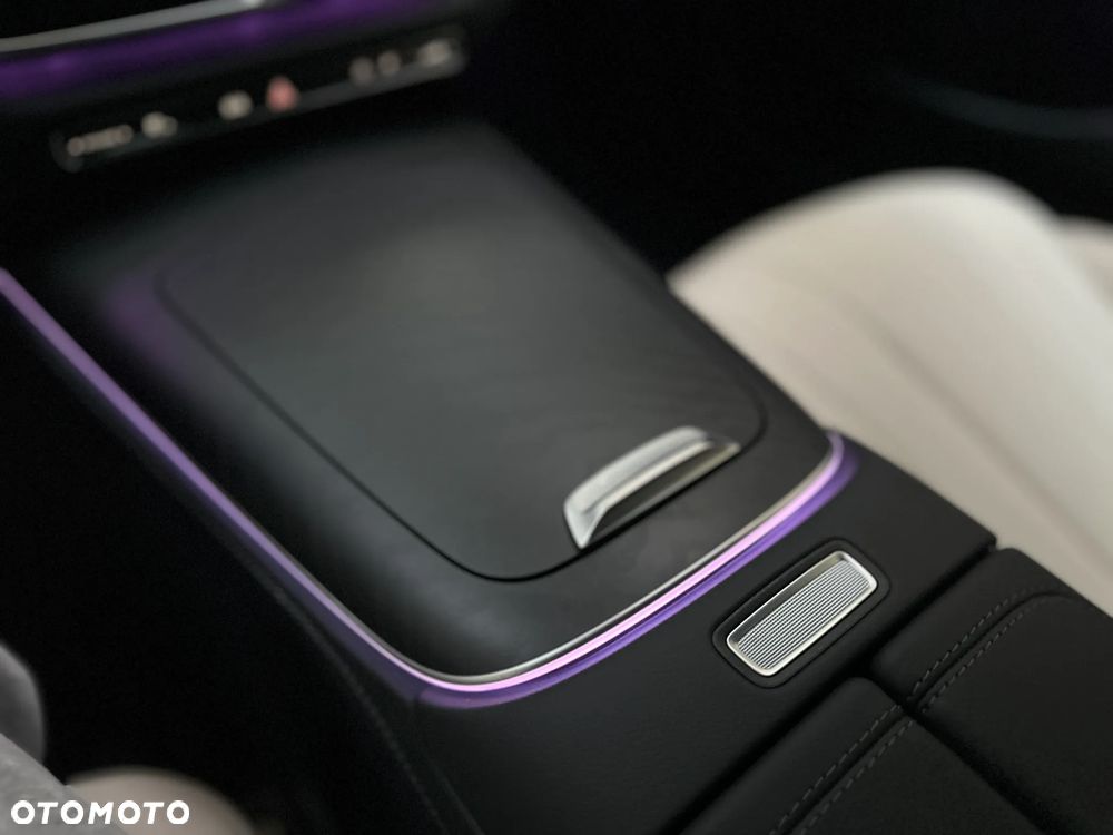 Mercedes-Benz Klasa E 220 d mHEV 4-Matic AMG 9G-Tronic - 33