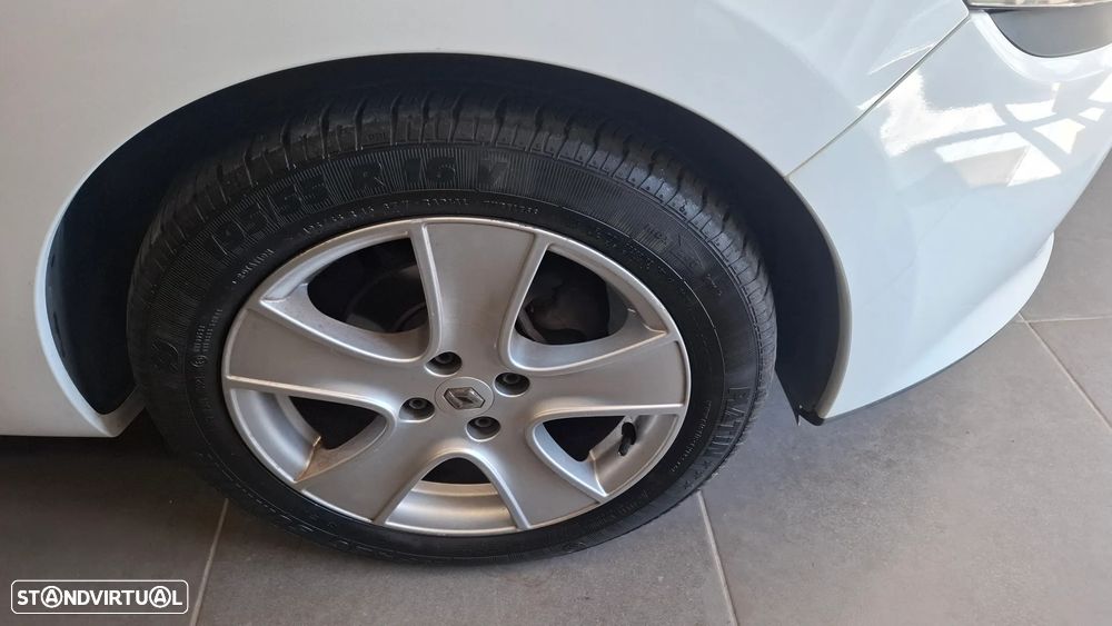 Renault Clio Sport Tourer 0.9 TCE Confort - 9