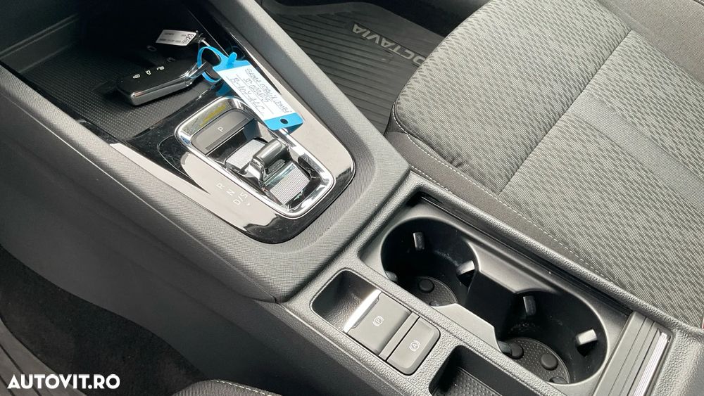 Skoda Octavia 2.0 TDI DSG Style - 35