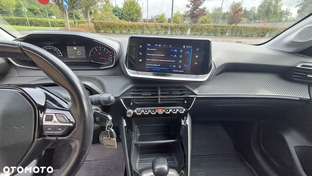 Peugeot 208 1.2 PureTech GPF Signature S&S - 16