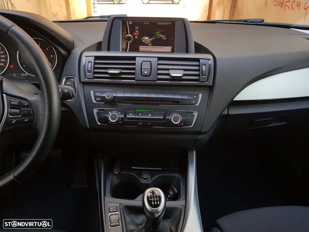 BMW 118 d xDrive Line Sport - 18