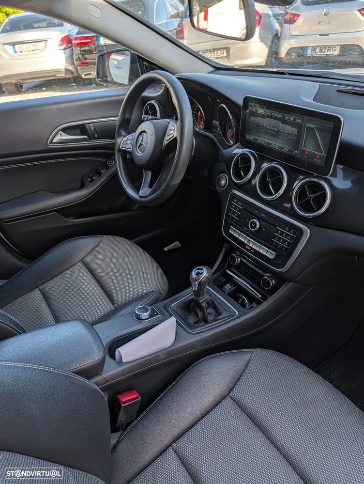 Mercedes-Benz CLA 180 d AMG Line - 14