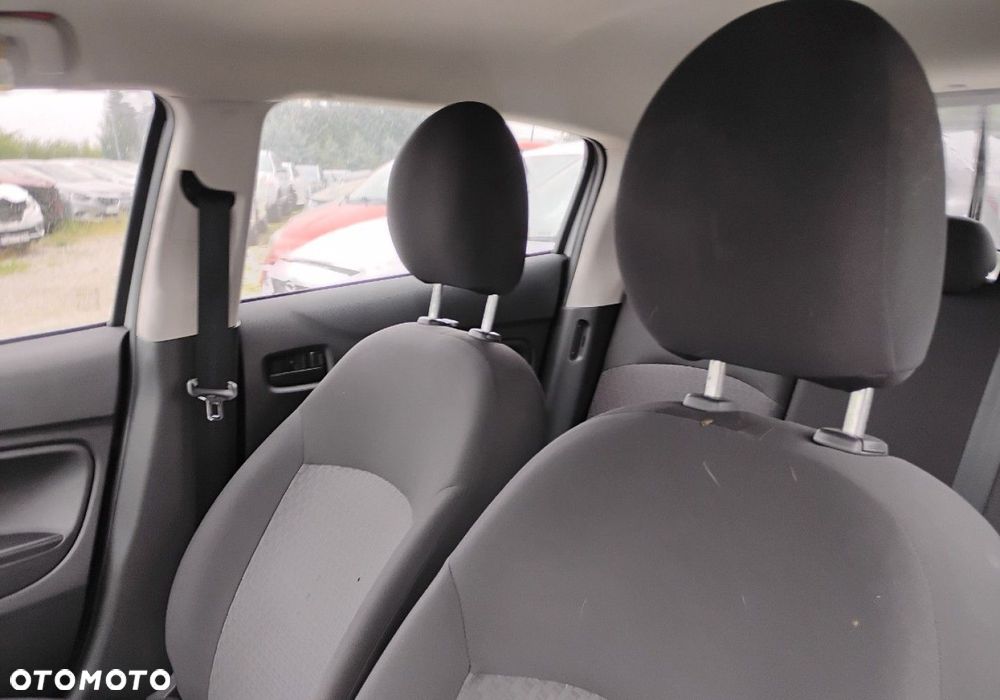 Mitsubishi Space Star - 9