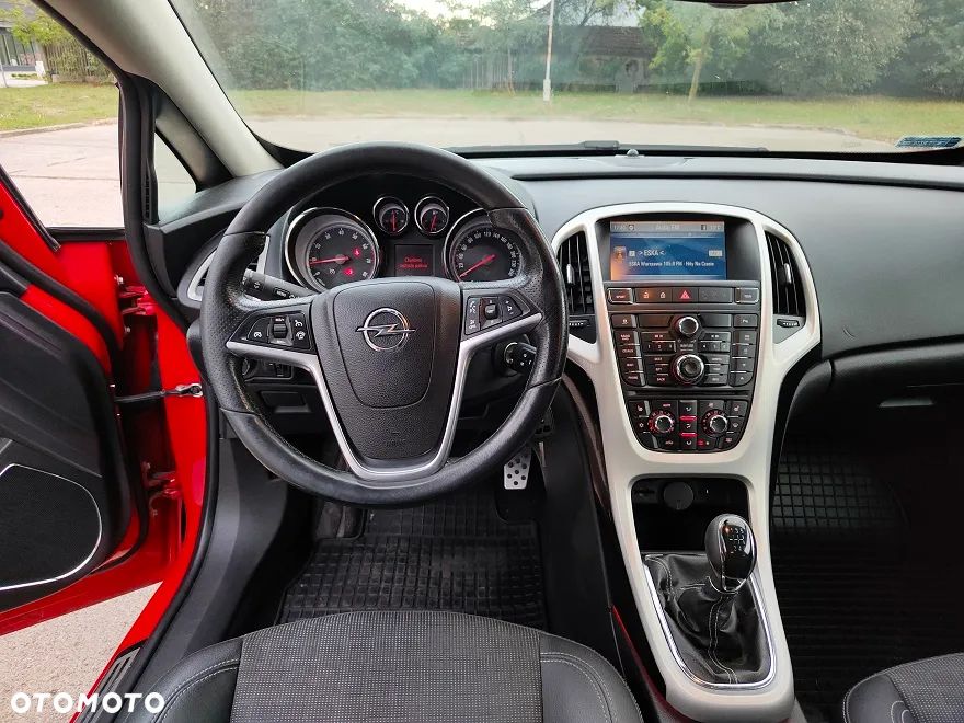 Opel Astra IV GTC 1.6 T Sport - 16