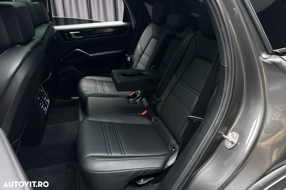 Porsche Cayenne Coupe E-Hybrid Tiptronic S Platinum Edition - 17