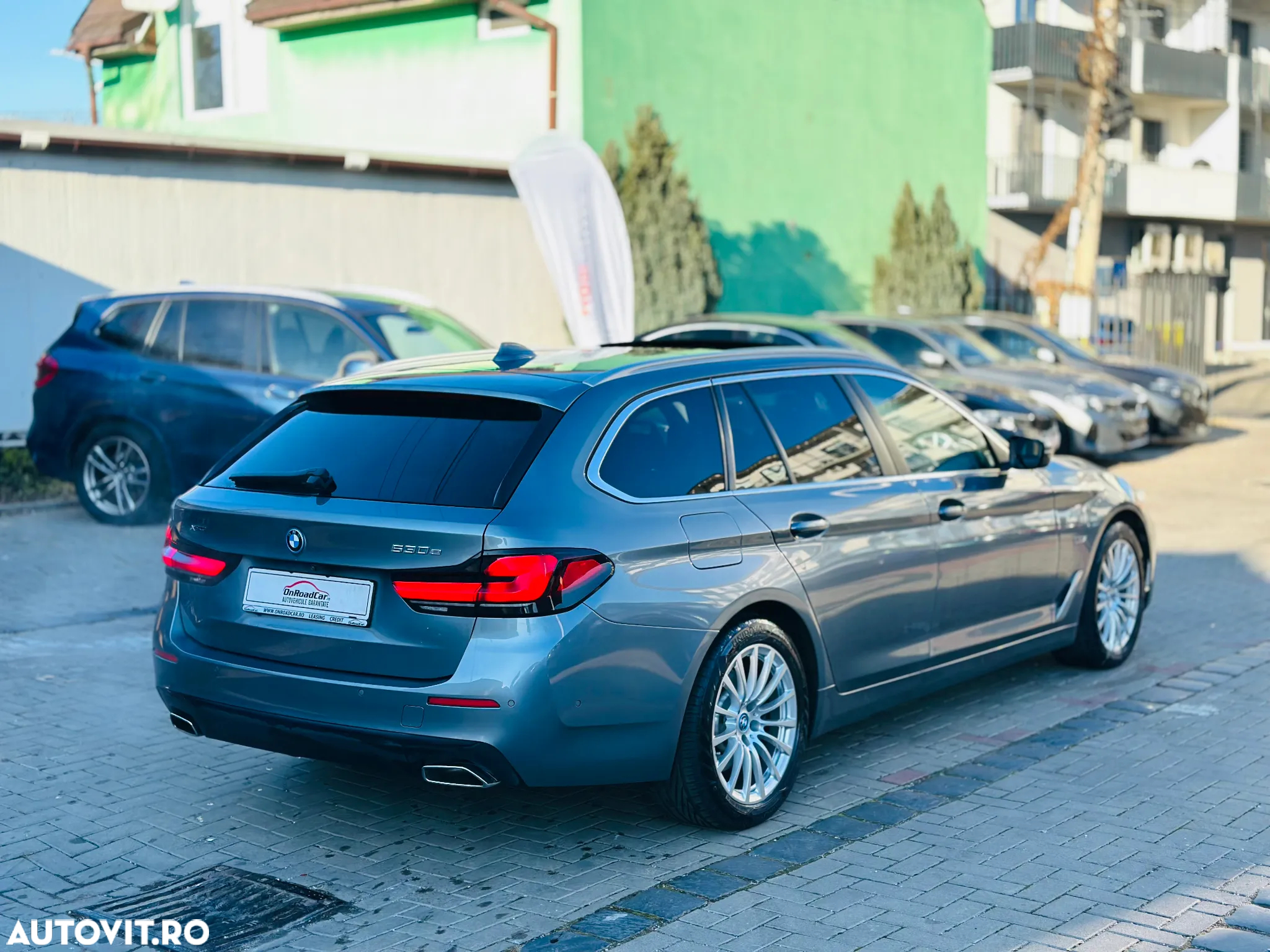 BMW Seria 5 530e xDrive Touring Aut. - 3