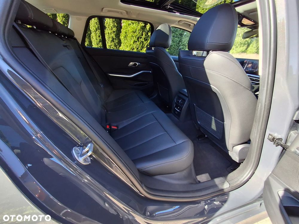 BMW Seria 3 320d xDrive mHEV sport - 25