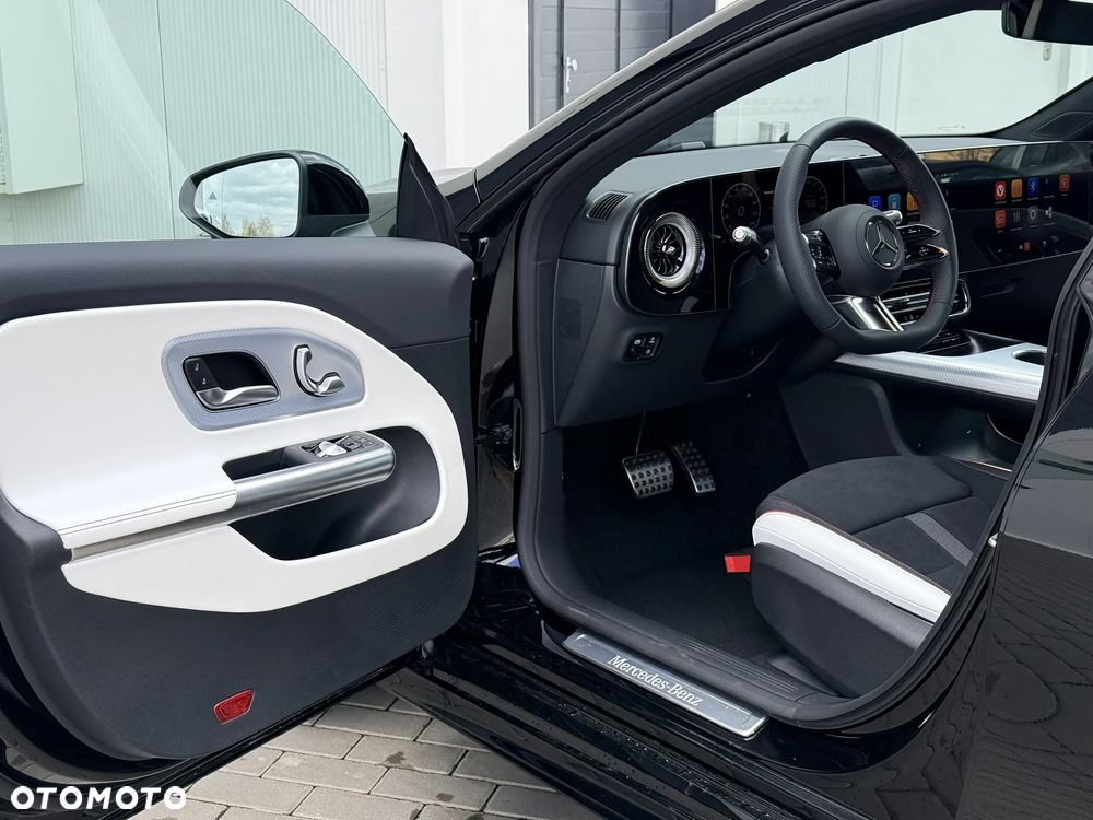 Mercedes-Benz CLA - 17