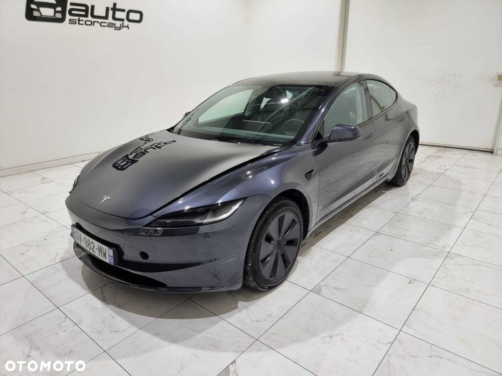 Tesla Model 3 - 9