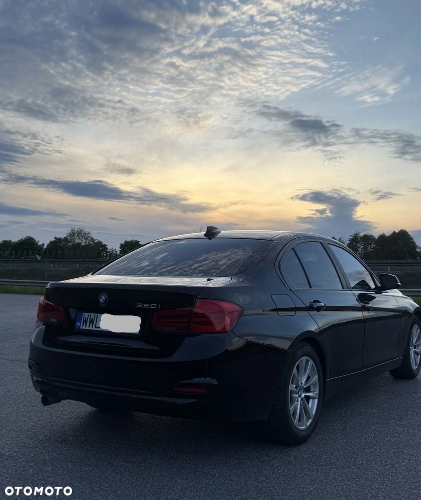 BMW Seria 3 320i - 7