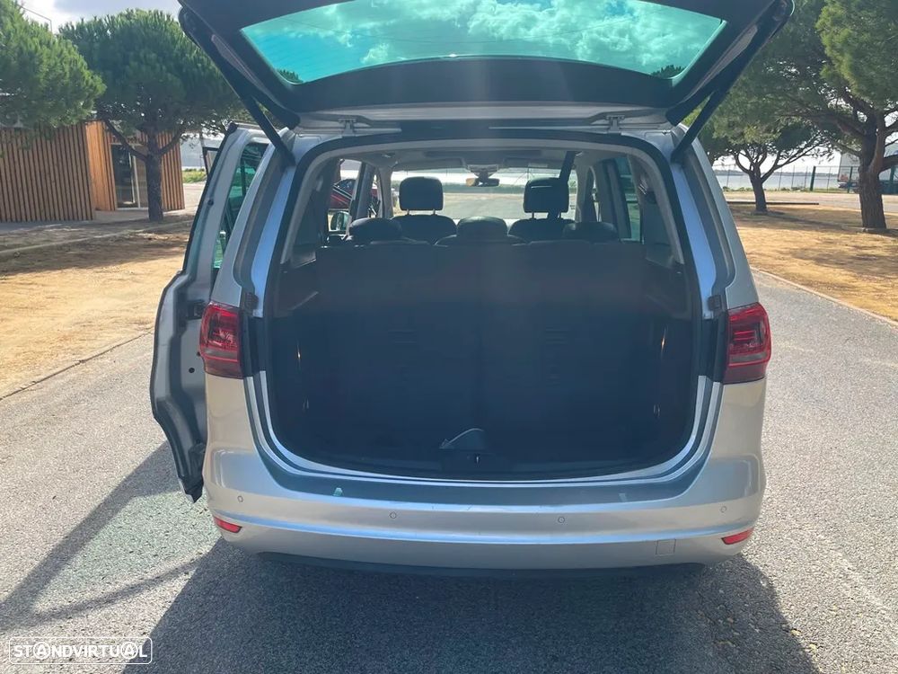 VW Sharan 2.0 TDI Blue Highline DSG - 16