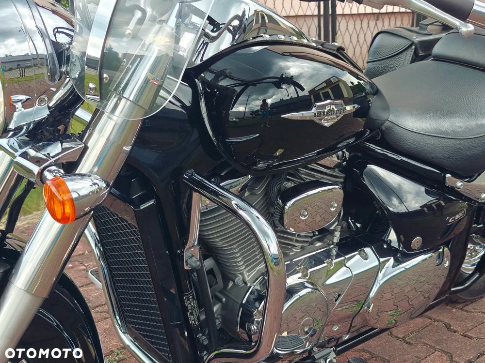 Suzuki Intruder - 25