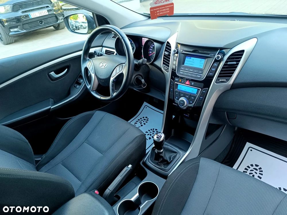 Hyundai i30 blue Kombi 1.6 CRDi Passion - 33