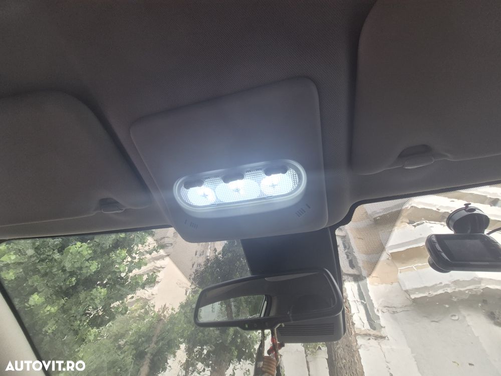 Nissan Qashqai 1.6L dCi Start/Stop 4X4-i N-Connecta - 17