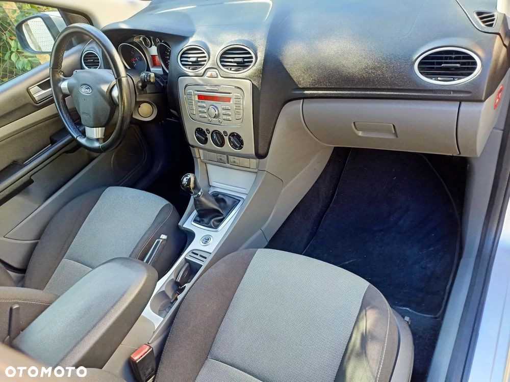 Ford Focus 1.6 Trend - 21