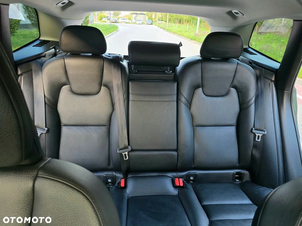 Volvo XC 60 B4 D Inscription - 23