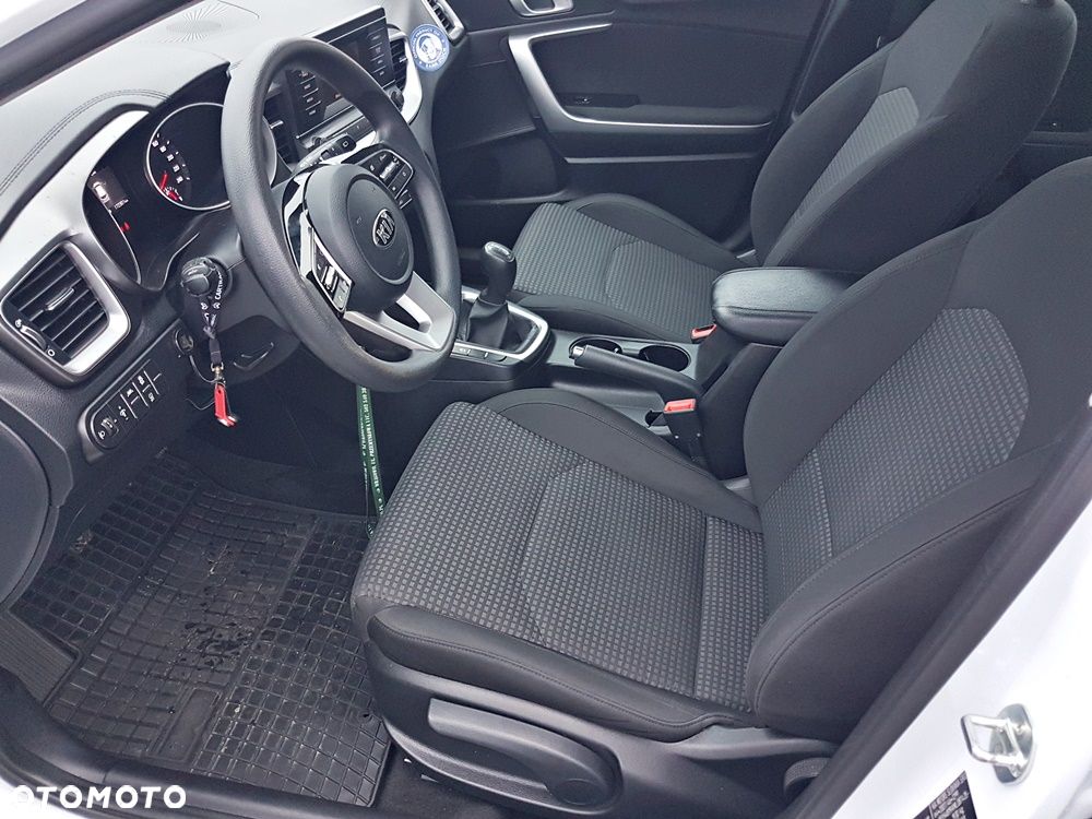 Kia Ceed 1.6 CRDi SCR M - 14