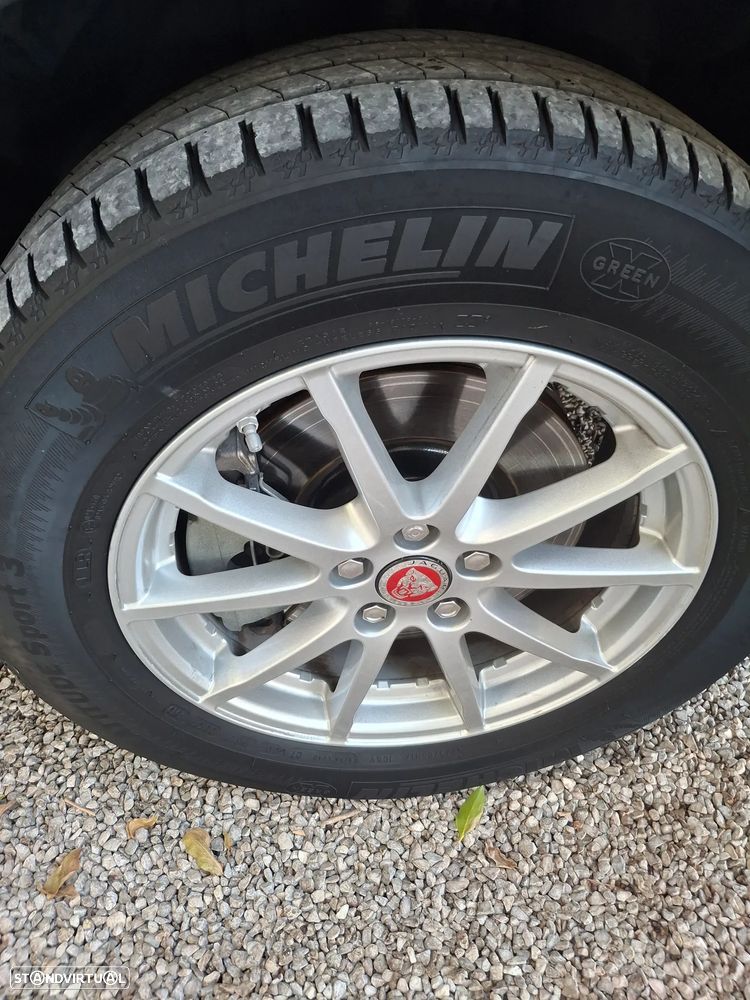 Jaguar E-Pace 2.0 i4D - 8