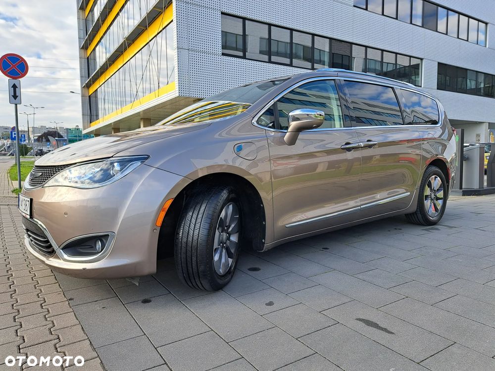Chrysler Pacifica - 21