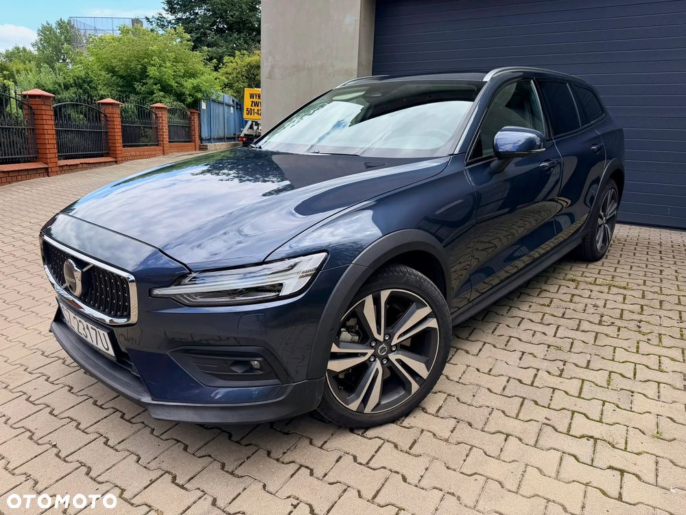 Volvo V60 Cross Country B5 B AWD Plus - 1