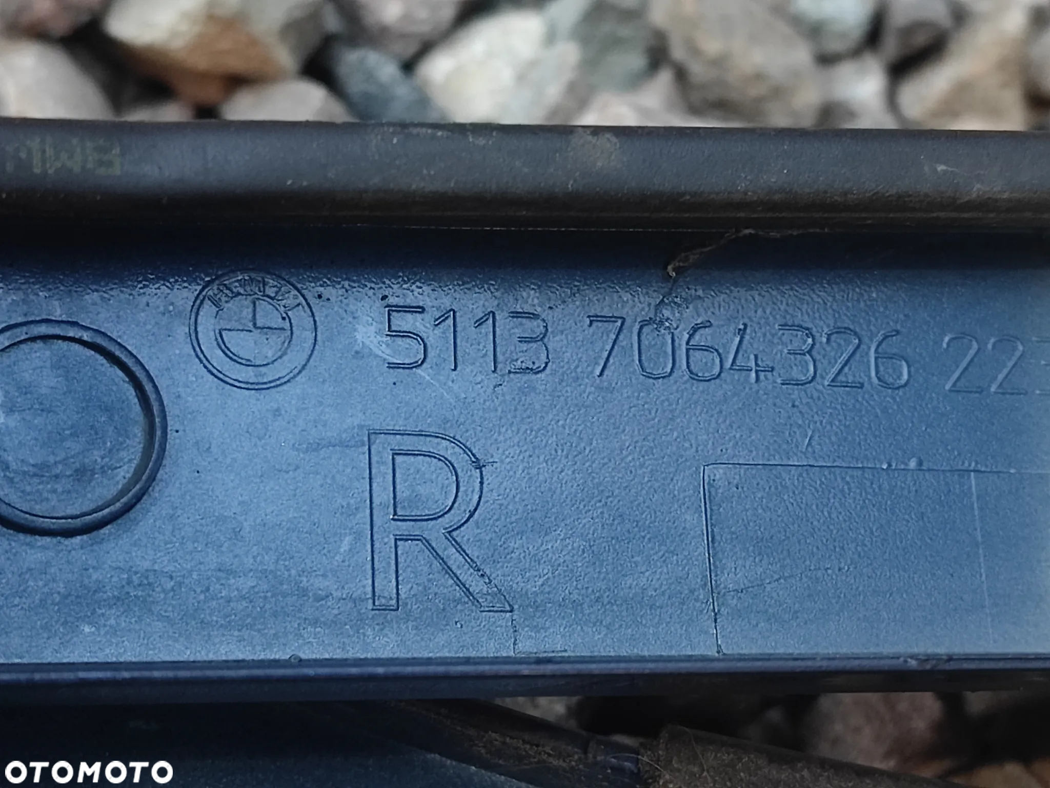 BMW E46 COUPE / CABRIO LIFT ( POLIFT ) ORYGINALNE LISTWY POD LAMPĘ / BLĘDY LAMP LEWA / PRAWA POD ŻARÓWKĘ H7 O NR. 51 13 7 064 326  / 51 13 7 064 325 OEM W KOLORZE A07 MYSTICBLAU METALIC - 16