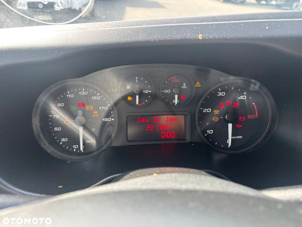 Iveco DAILY  CHLODNIA IZOTERMA SKRZYNIA LADUNKOWA WYWROT  KILKANASCIE SZTUO SZTUK 35S13,,35S14,,35S15 - 7