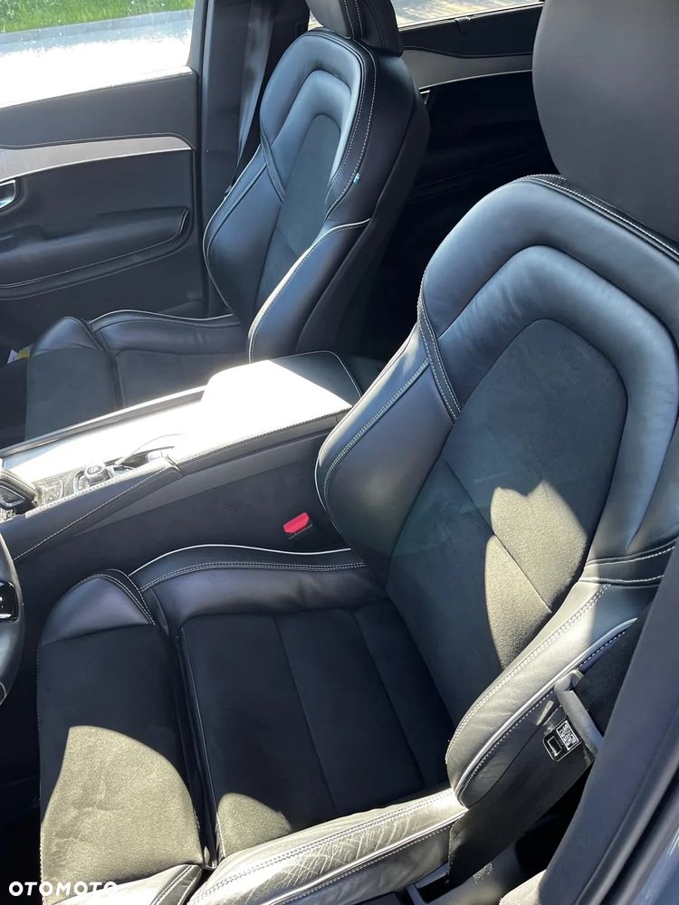 Volvo XC 90 - 9