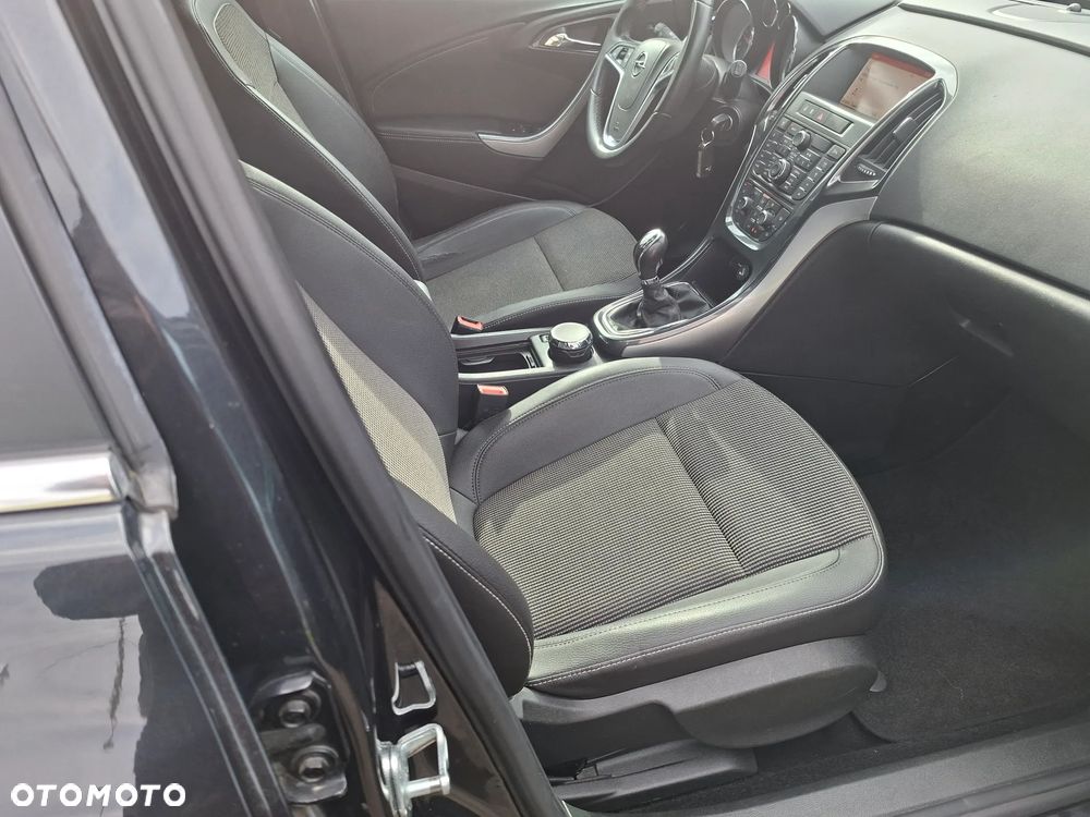 Opel Astra 1.4 T Cosmo EU6 - 14
