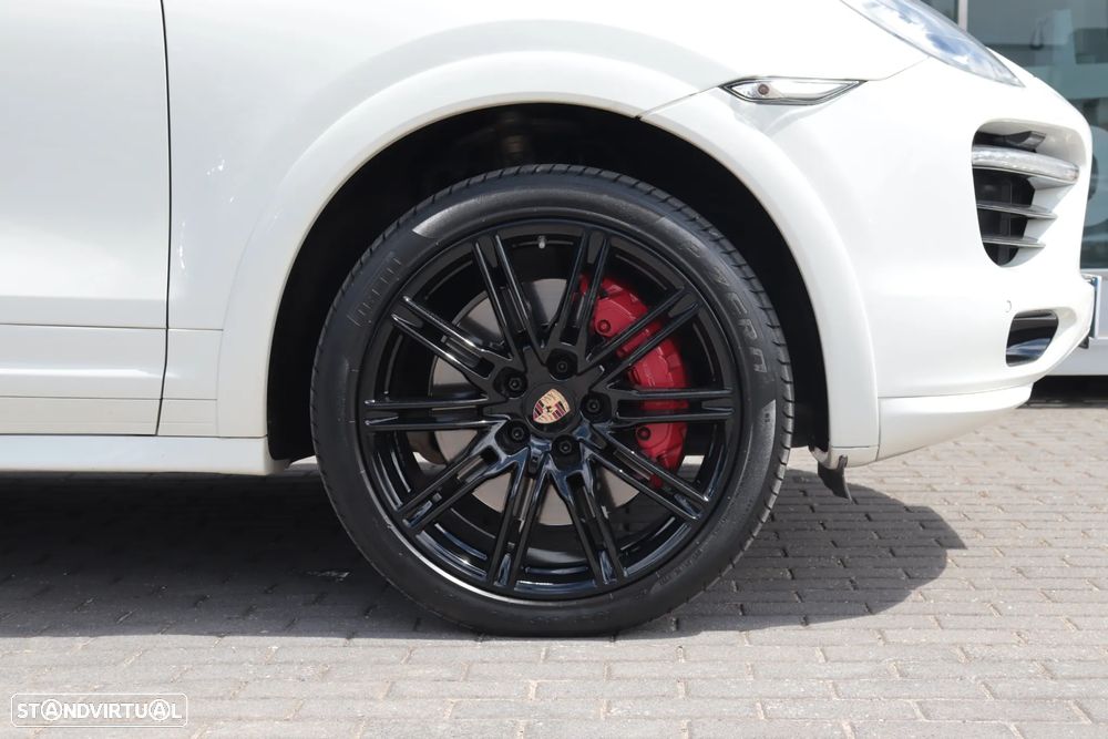 Porsche Cayenne Turbo - 6