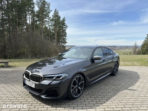 BMW Seria 5 M550i xDrive sport - 11