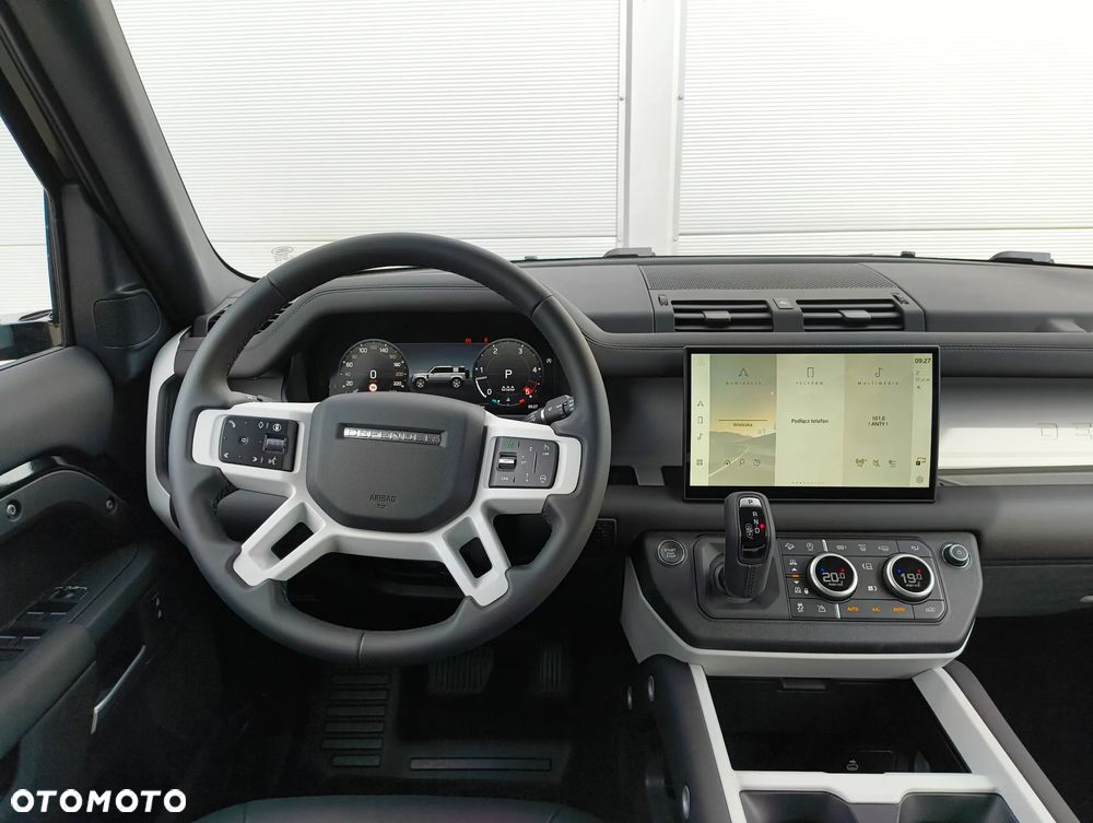 Land Rover Defender - 15