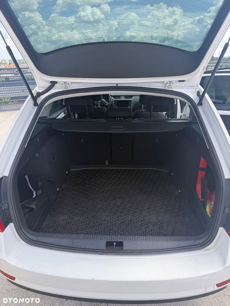Skoda Octavia 1.5 TSI ACT Ambition - 8